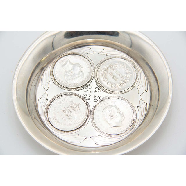 Circular Silver Catchall with 200 Reis Coins of King Carlos I, in Good conditions. Designed 1920 to 1949