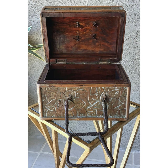 Late 20th-Century Incised Wood Carved Decorative Storage "Basket" Box With Double Interlocking Handles For Sale In Austin - Image 6 of 12