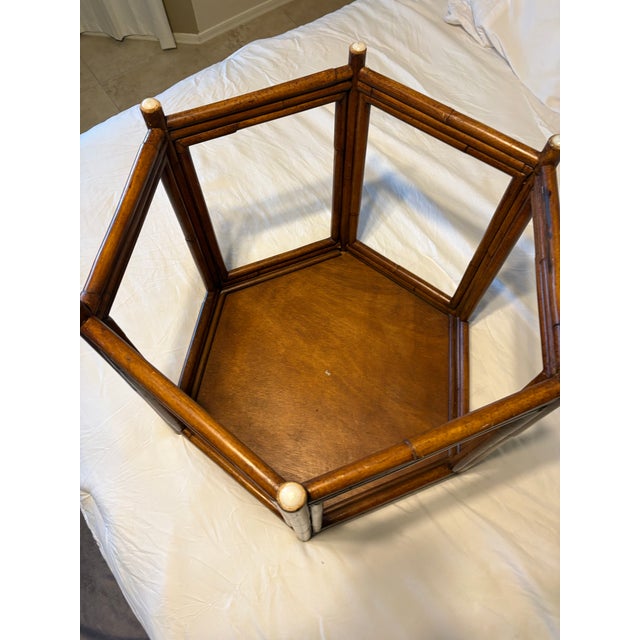 Mid-Century Modern Vintage Asian Chinoiserie Hexagon Faux Bamboo and Rattan Side Table For Sale - Image 3 of 12