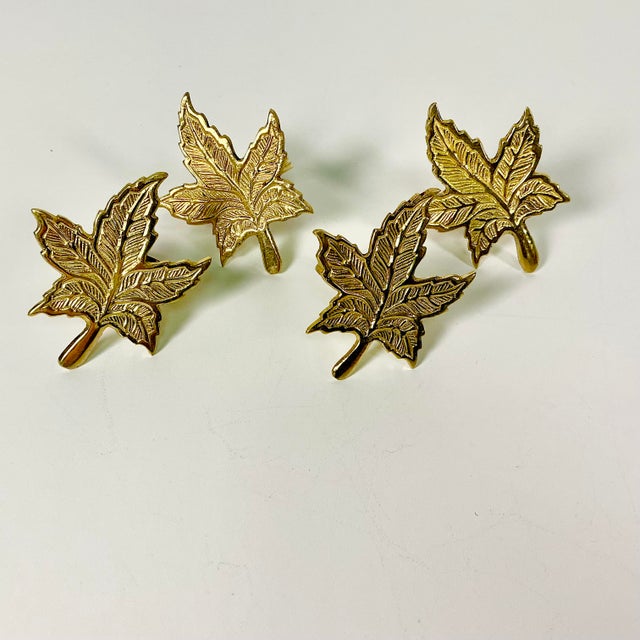 1980s Vintage Boho Chic Adirondack Arts & Crafts Rustic Brass Maple Leaf Napkin Rings - Set of 4 For Sale - Image 14 of 16