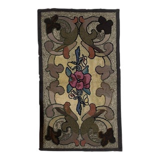 Antique c.1900s American Hand-Hooked Rug, Roses & Acanthus Scrolls, Folk Art, 2'6" X 4'3" (79cm X 131cm) For Sale