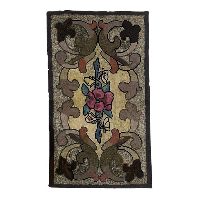 Antique c.1900s American Hand-Hooked Rug, Roses & Acanthus Scrolls, Folk Art, 2'6" X 4'3" (79cm X 131cm) For Sale