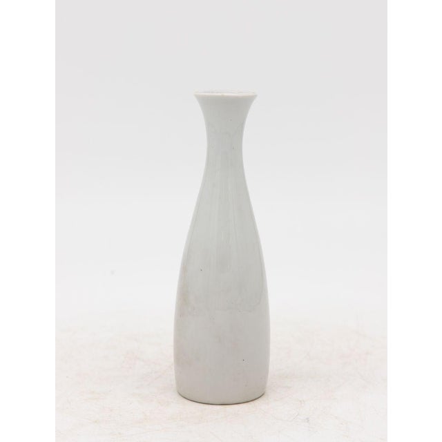 Early 21st Century Collection of Three White Single Bud Vases, French Early 21st C. For Sale - Image 5 of 6