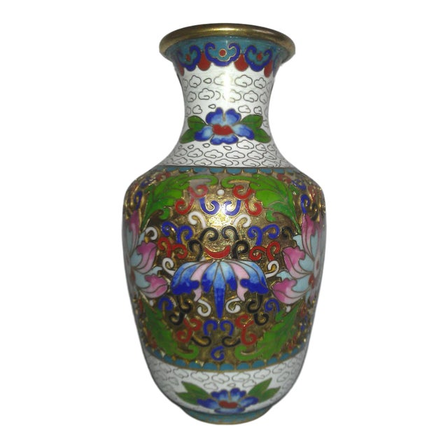 Early 20th Century Chinese Open Work & Cloud Diaper White Cloisonne Vase For Sale