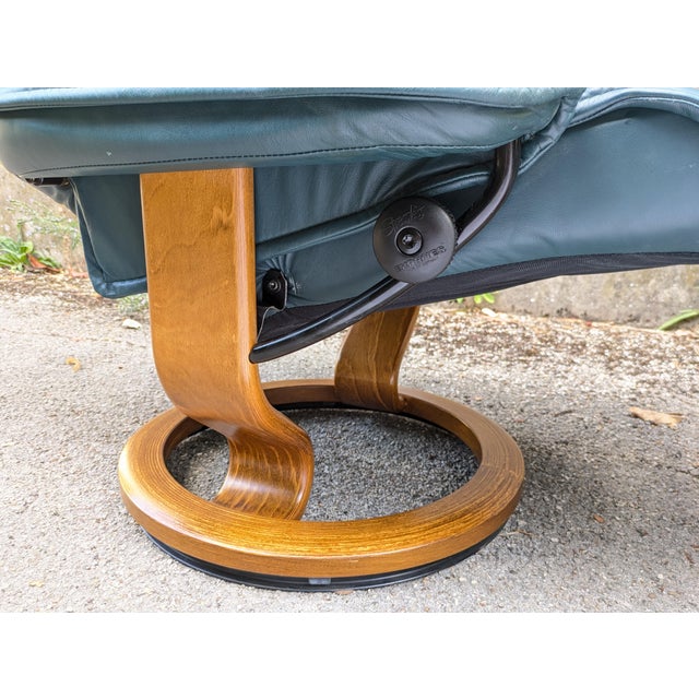 Stressless Leather Armchairs by Ekornes, Norway, 1980, Set of 2 For Sale - Image 9 of 14
