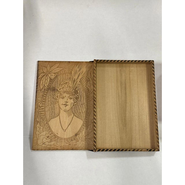 Art Nouveau 1920s Art Nouveau Pyrography Carving Gibson Girl With Poinsettia Flowers Box For Sale - Image 3 of 4