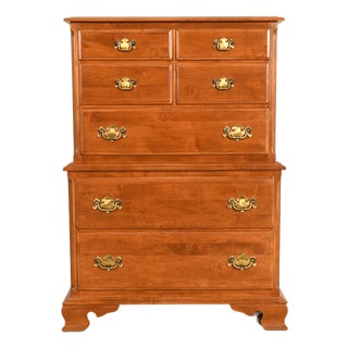 Ethan Allen Early American Solid Maple Chest-on-Chest Seven-Drawer Highboy Dresser For Sale