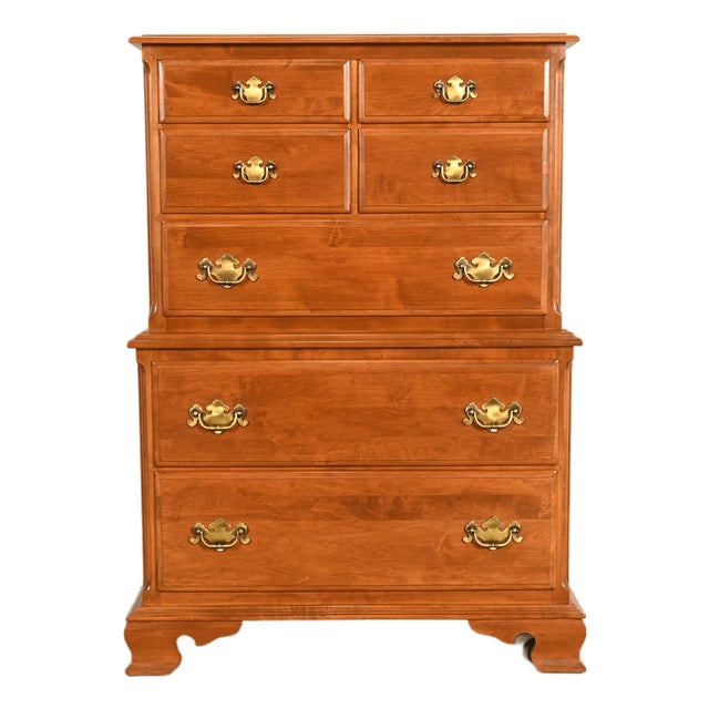 Ethan Allen Early American Solid Maple Chest-on-Chest Seven-Drawer Highboy Dresser For Sale
