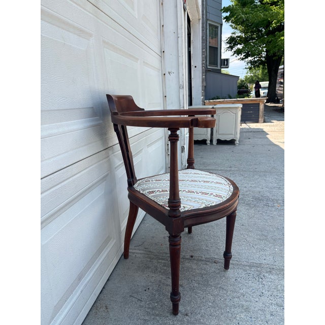 Early 20th Century Antique Sheraton Revival Mahogany Corner Chair, Roundabout Chair For Sale - Image 5 of 9