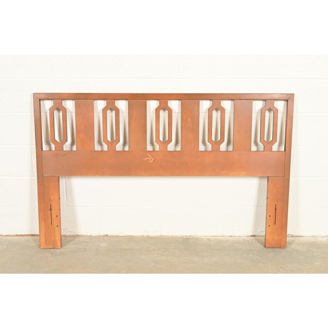 Mid-Century Modern Sculpted Walnut Queen Size Headboard, 1960s For Sale - Image 9 of 10
