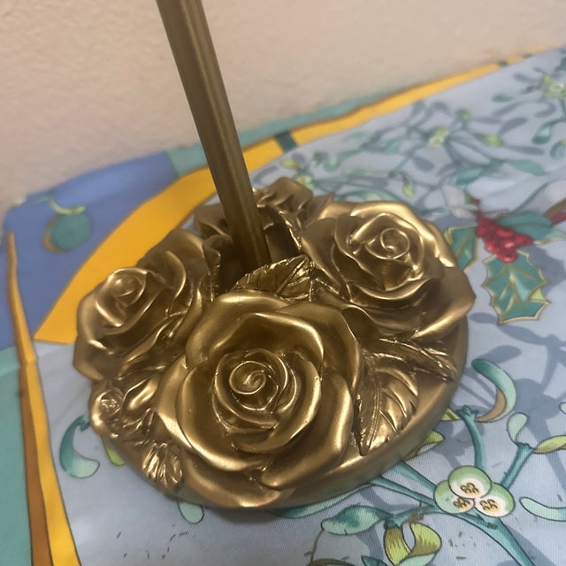 Hollywood Regency Mid 20th Century Italian Hollywood Regency Cast Brass Countertop Guest Towel Stand With Sculptural Rose Base For Sale - Image 3 of 7