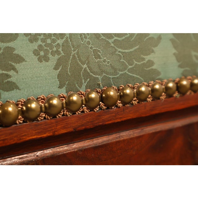 Antique American Renaissance Revival Style Carved Walnut Recamier Chaise Lounge For Sale - Image 16 of 18