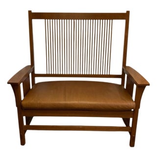 1990s Stickley Mission/Craftsman/Arts & Crafts Style Oak Settee With Tan Leather Cushion. For Sale