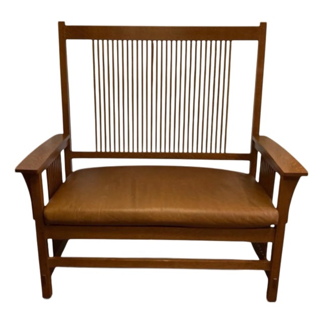 1990s Stickley Mission/Craftsman/Arts & Crafts Style Oak Settee With Tan Leather Cushion. For Sale