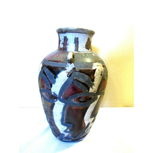 1990s Vintage Organic Modernist Studio Pottery Abstract Expressionist Surrounding Faces Stoneware Ceramic Vase Signed Cox 5/29/92- L 10.5" For Sale - Image 5 of 12