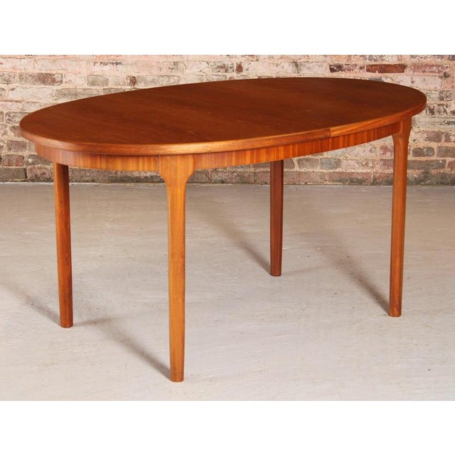 Mid-Century Oval Extending Teak Dining Table by McIntosh, 1960s For Sale - Image 3 of 15