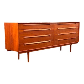 Imported Vintage Danish Modern Solid Teak 8 Drawer Dresser Dovetail Drawers For Sale