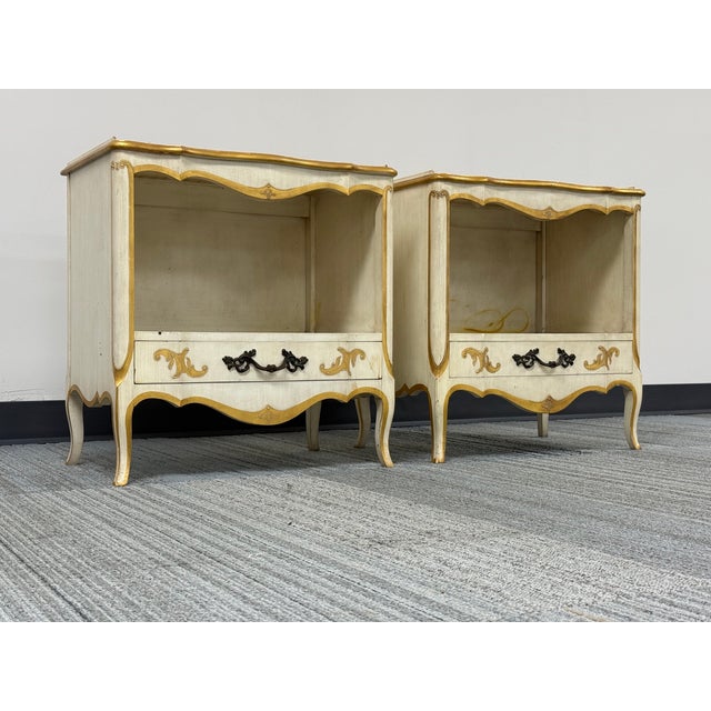 John Widdicomb was a famous American furniture maker started in Grand Rapids, Michigan, in 1897. The brand is known for...