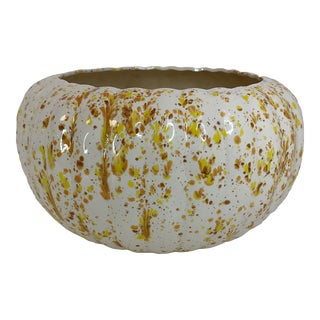 1978 Americana Folk Art Ceramic Pumpkin Shaped Planter With Splatter Finish. For Sale