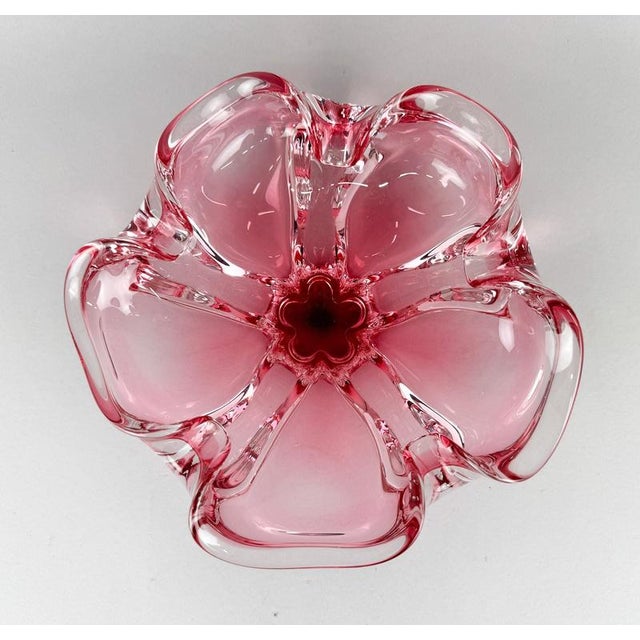 1960s Vintage Art Glass Bowl attributed to Josef Hospodka for Chribska Glassworks, 1960s For Sale - Image 5 of 7