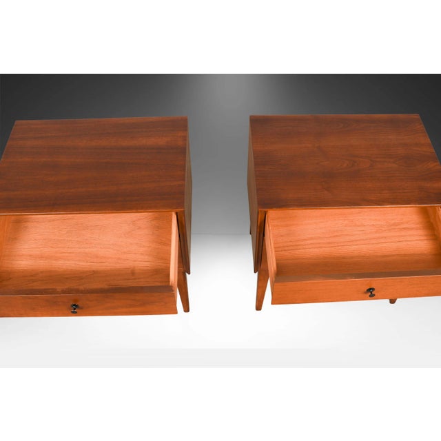 1970s Pair Mid-Century End Side Tables Nightstands American of Martinsville For Sale - Image 10 of 13