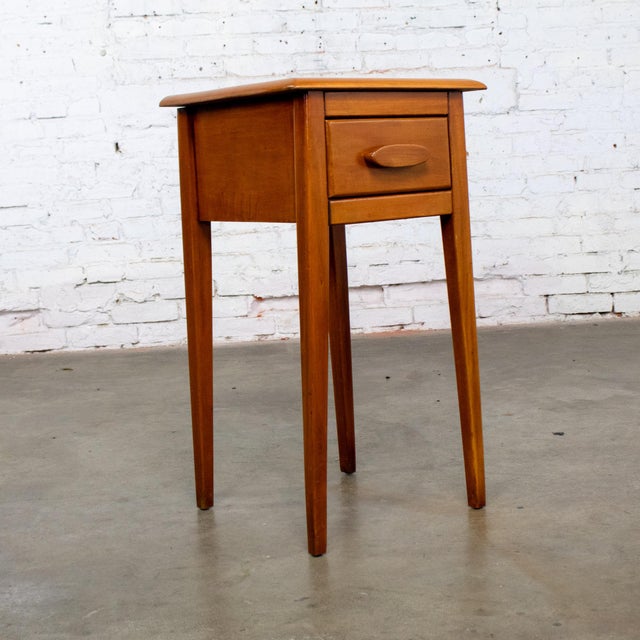 Wood 1930s to 1950s Transitional Solid Maple Nightstand or End Table With Hand Carved Pulls For Sale - Image 7 of 18