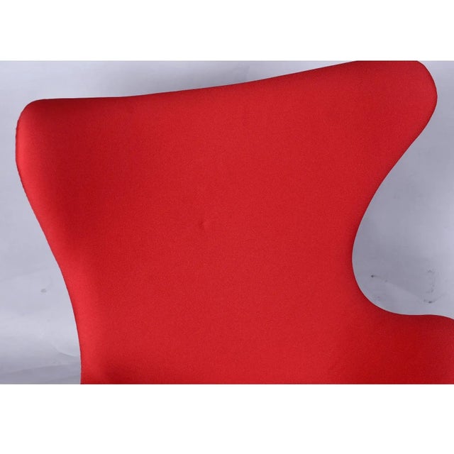 1960s Restored 1965 Red Arne Jacobsen Fritz Hansen Egg Chair & Ottoman For Sale - Image 5 of 12