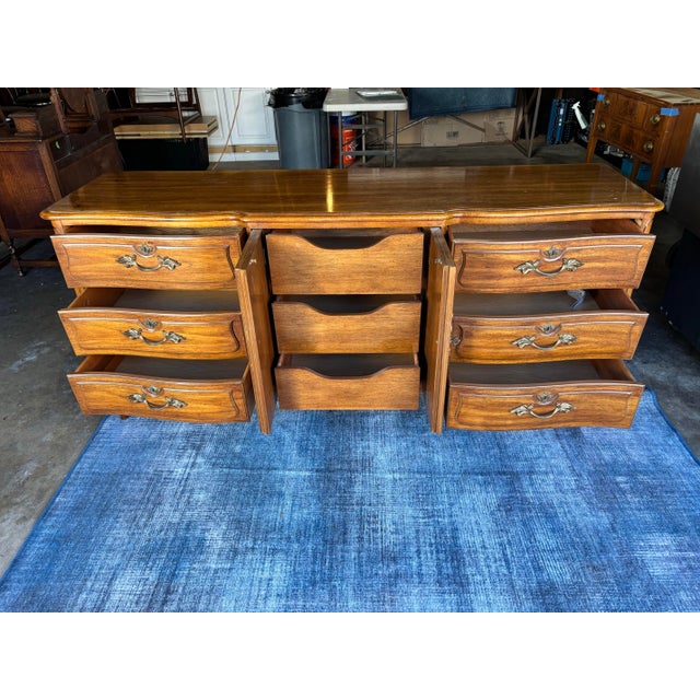Thomasville Vintage Huntley by Thomasville French Provincial 9-Drawer Dresser Sideboard Buffet For Sale - Image 4 of 11