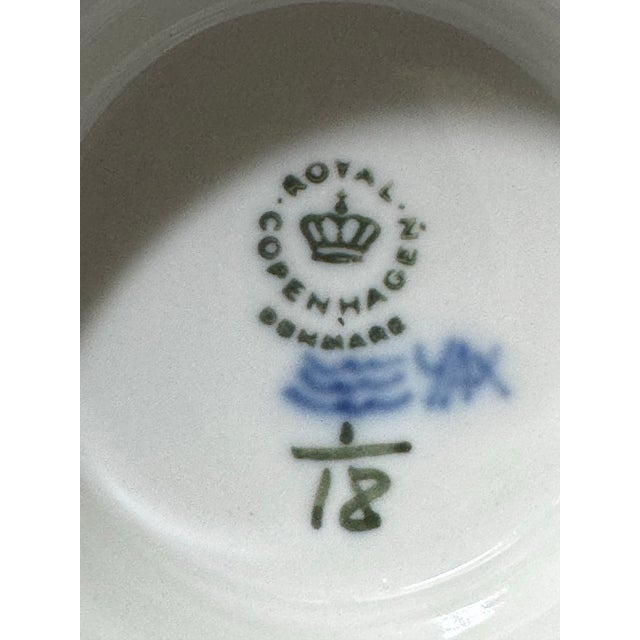 Add an elegant touch of classic Scandinavian heritage to your dining table or display cabinet with this vintage Royal...