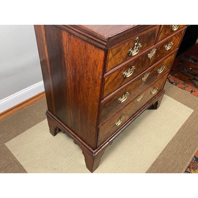 Early 18th Century English Walnut Chest of Drawers, C. 1700–1725 For Sale - Image 9 of 18