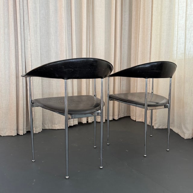 Mid-Century Modern Pair of Italian Postmodern Fasem P40 Chairs by Vegni & Gualtierotti For Sale - Image 3 of 9