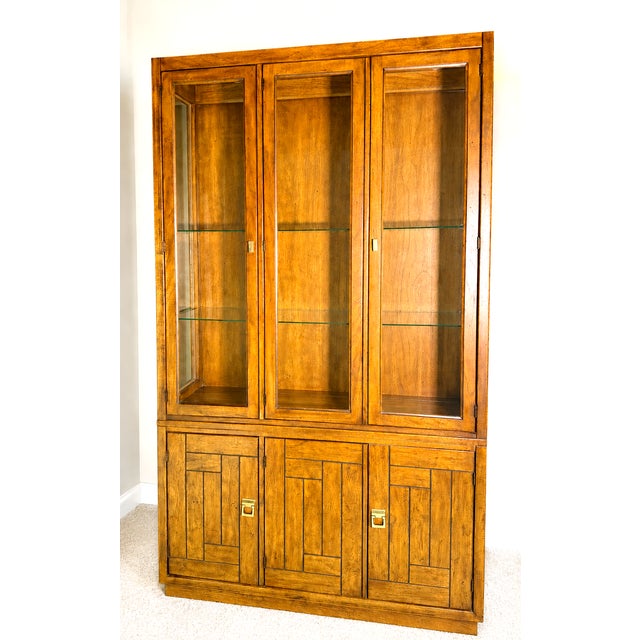 Vintage Drexel Heritage Woodbriar II Collection Illuminated Three-Door For Sale In Philadelphia - Image 6 of 7