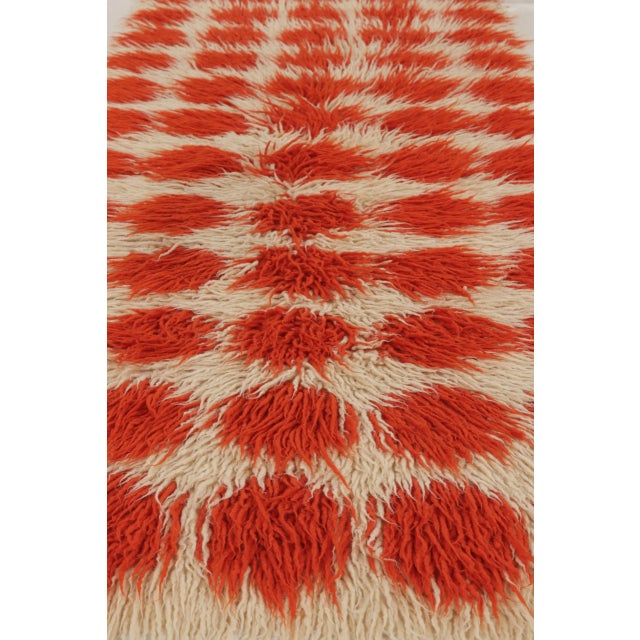 Red Vintage Turkish Tulu Shag Runner in Ivory and Orange - Rug & Kilim For Sale - Image 8 of 10