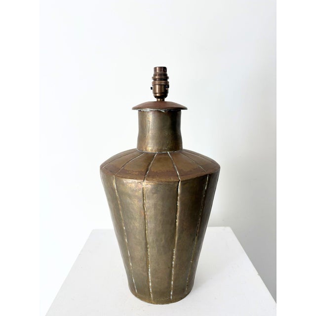 Mid-Century Modern Brass Table Lamp with Panelled Body, 1950 For Sale - Image 4 of 10