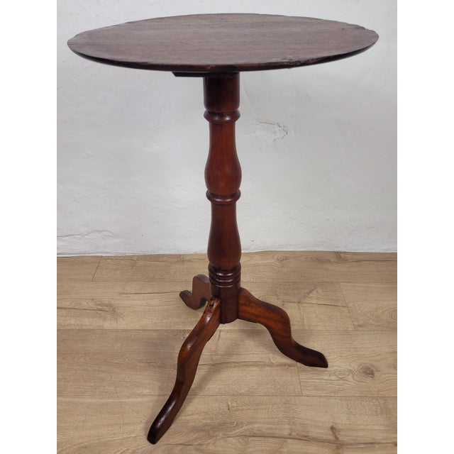 English Victorian Tripod Side Table in Mahogany, 1880 For Sale - Image 4 of 18