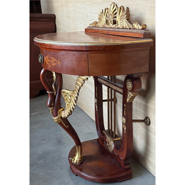 1940s 20th Century Pair of Demilune Swan Nightstands With Marquetry Top and Crest For Sale - Image 5 of 13