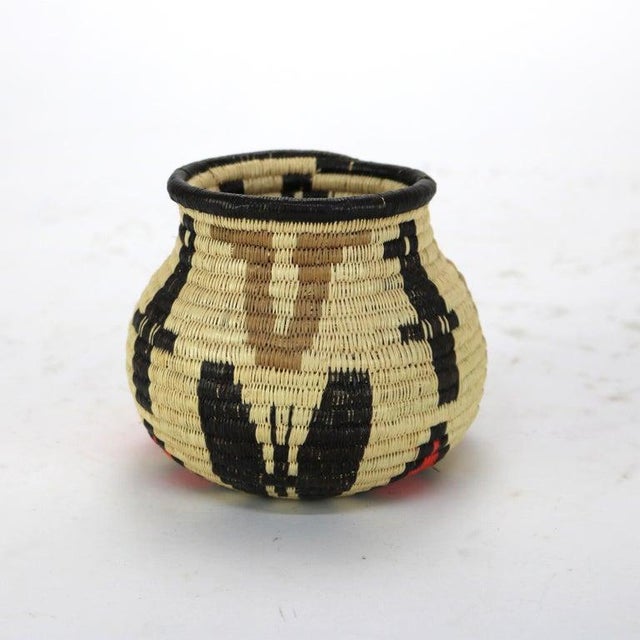 Native American Art Vintage Native South American Wounaan & Embera Figural Woven Reed Basket 20thC For Sale - Image 4 of 7