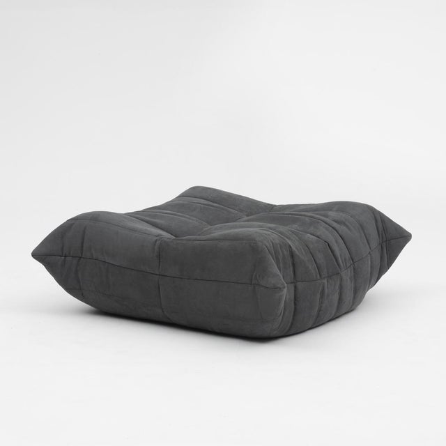 Togo Lounge Chair and Pouf in Black Fabric by Michel Ducaroy for Ligne Roset, 1973, Set of 2 For Sale - Image 10 of 18