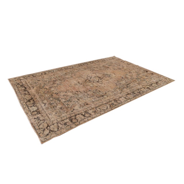 2010s Vintage Chic Handmade Peach Wool Rug With Medallion Motif For Sale - Image 5 of 13