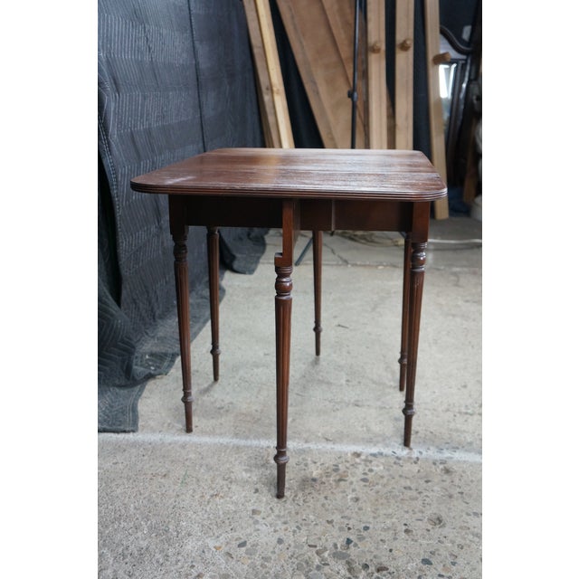 Brown Vintage Imperial Sheraton Style Mahogany Drop Leaf Gateleg Pembroke Side Table For Sale - Image 8 of 18