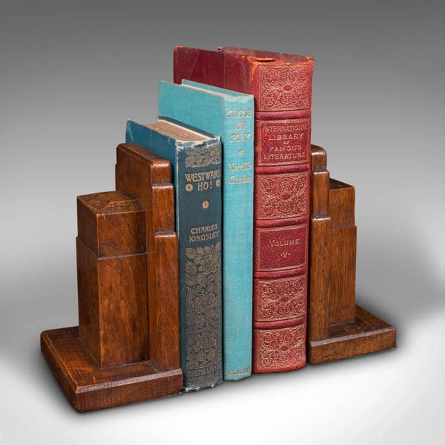 Brown 1930s Pair of Vintage English Oak Decorative Bookends For Sale - Image 8 of 9