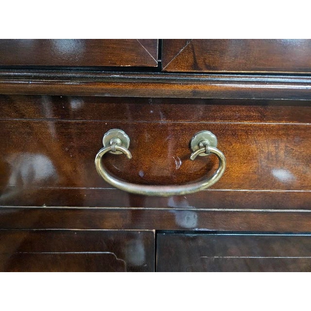 Late 20th Century Vintage American of Martinsville Chinoiserie Asian-Style Curio Display Cabinet For Sale - Image 5 of 10