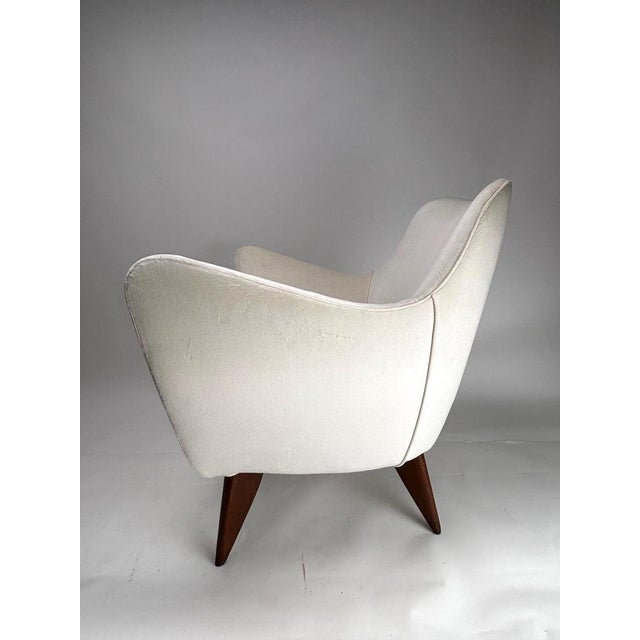 Set of Perla Armchairs in Wood & White Fabric attributed to Guglielmo Veronesi, Isa, Italy, 1950s For Sale - Image 4 of 10