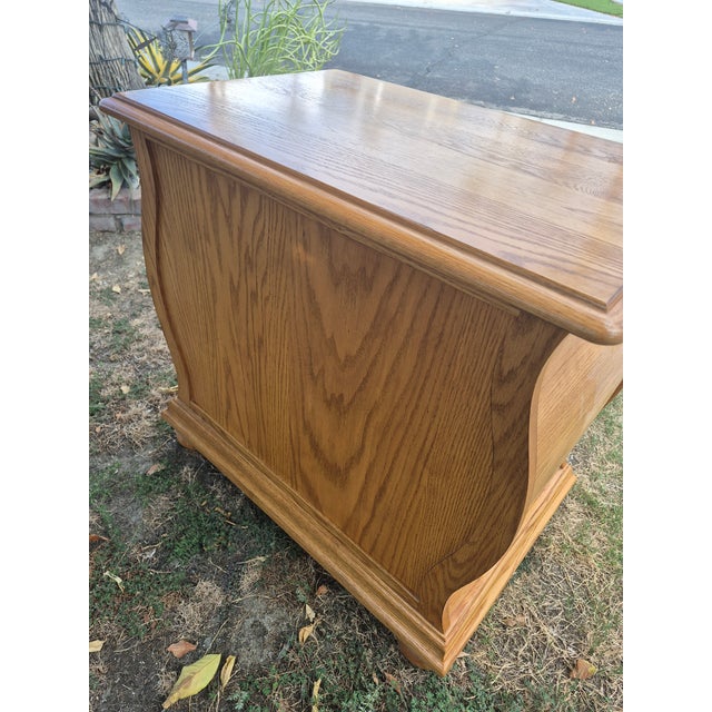 Pennsylvania House Vintage Country French Pennsylvania House Solid Oak 3-Drawer Bombe Nightstand / Bachelor's Chest For Sale - Image 4 of 9