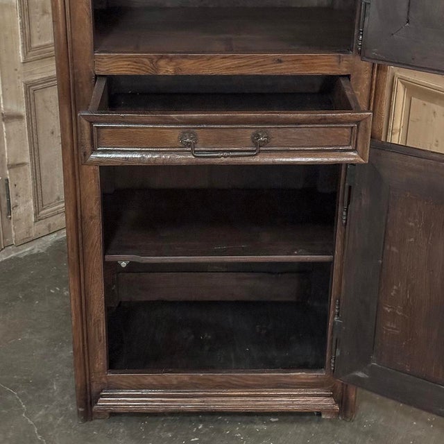 18th Century Country French Louis XIV Period Oak Bonnetiere For Sale - Image 16 of 18