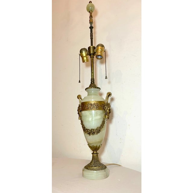 1920s Antique English Ornate Victorian Green Onyx Gilt Bronze Figural Urn Table Lamp For Sale - Image 5 of 15