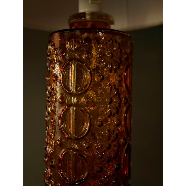 Modern Large Vintage Glass Table Lamp in Amber by Gustav Leek for Orrefors, 1960s For Sale - Image 3 of 7