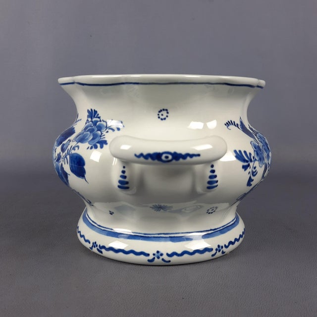 Up for sale is a masterpiece of Dutch ceramics, a large flowerpot (Jardinière) made by the historic Royal Delft - De...