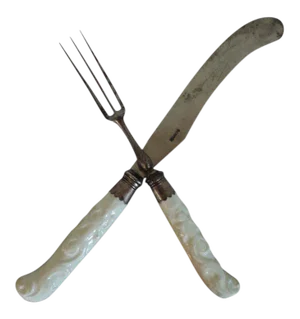 18th Century English Georgian Bow Porcelain Knife and Fork with Blanc de Chine Handles 1755 - a Pair