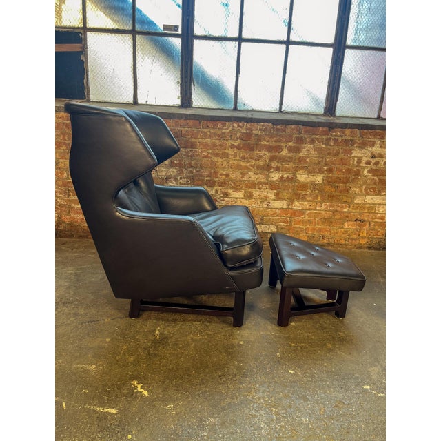 1950s Edward Wormley for Dunbar Janus Collection Wingback Lounge Chair & Ottoman in Black Leather For Sale - Image 12 of 15